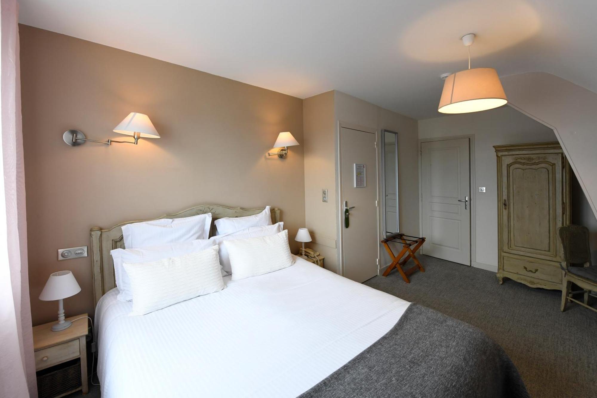 Cit'Hotel La Villa Julia Agon-Coutainville Zewnętrze zdjęcie